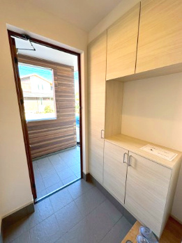 新築戸建　沼津市本郷町１期　全１棟の玄関