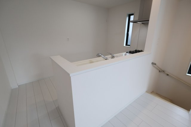 《仲介手数料無料》南区文蔵５丁目8-1新築一戸建てサニータウンのキッチン