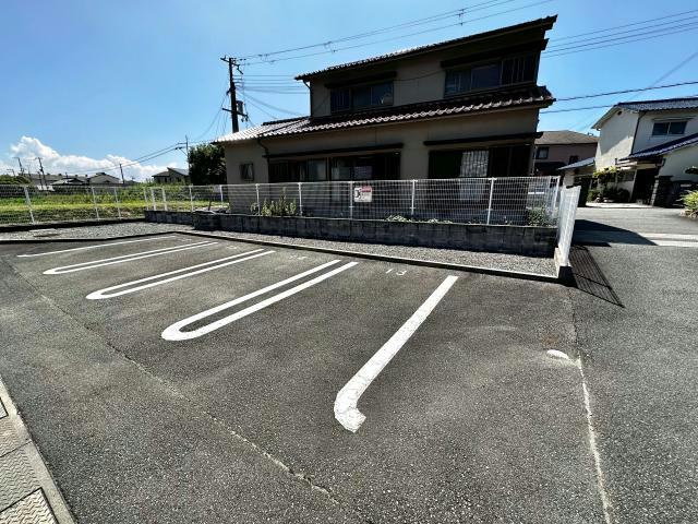 ラルジュ　フォンテーヌⅠの駐車場
