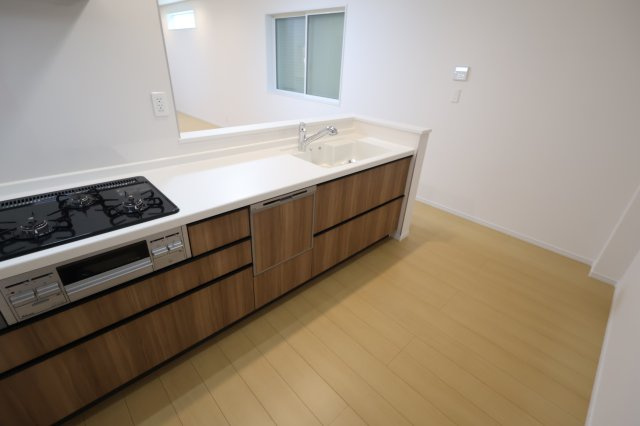 《仲介手数料無料》南区文蔵５丁目8-1新築一戸建てサニータウンのキッチン
