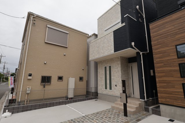 《仲介手数料無料》南区文蔵５丁目8-1新築一戸建てサニータウンの外観|撮影日 2026年7月7日 12:30 曇り