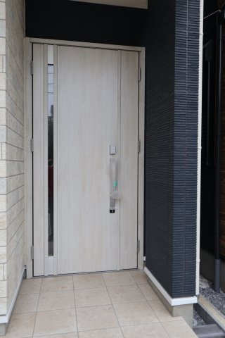 《仲介手数料無料》南区文蔵５丁目8-1新築一戸建てサニータウンの玄関