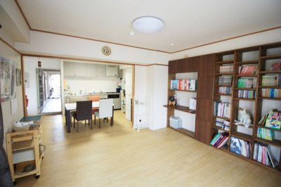 【居間・リビング】 | ロイヤルフラッツ唐崎