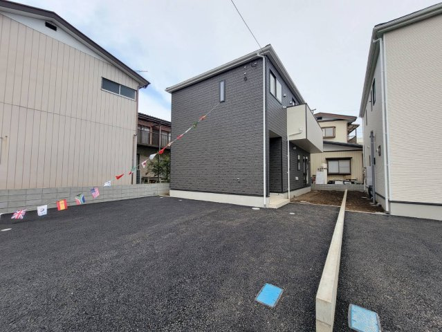 【Cradle garden】宇都宮市宝木本町 第7 全2棟の外観|〇1号棟〇
2台以上の駐車スペースで、家族みんなのカーライフを快適に♪
車の買い替えや来客時にも困りません。
※2026年4月撮影