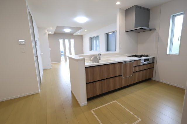 《仲介手数料無料》南区文蔵５丁目8-1新築一戸建てサニータウンのキッチン