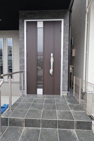 《仲介手数料無料》南区文蔵５丁目8-1新築一戸建てサニータウンの玄関