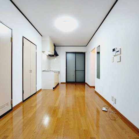 さいたま市浦和区元町２丁目のハイツの居間・リビング