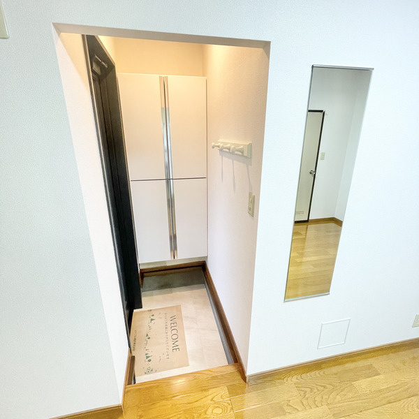 さいたま市浦和区元町２丁目のハイツの玄関