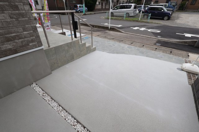 《仲介手数料無料》南区文蔵５丁目8-1新築一戸建てサニータウンの駐車場