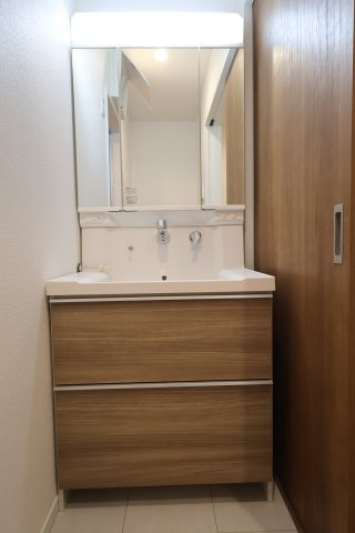 《仲介手数料無料》南区文蔵５丁目8-1新築一戸建てサニータウンの独立洗面台