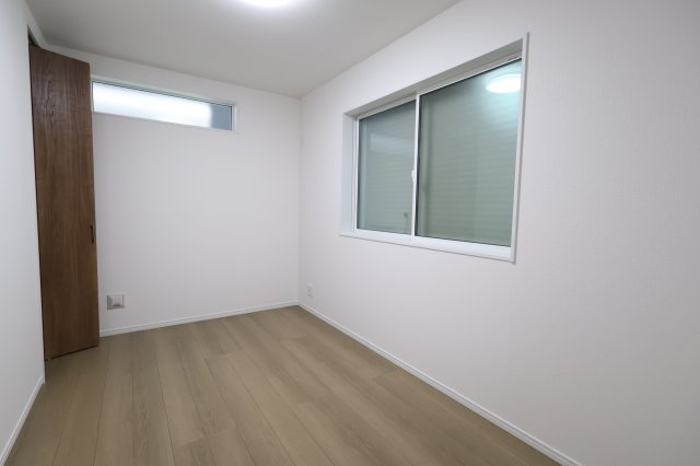 《仲介手数料無料》南区文蔵５丁目8-1新築一戸建てサニータウンの洋室|1階 サービスルーム扱い 5帖