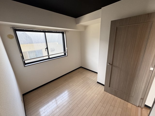 INSURANCE BLDG.Vの洋室