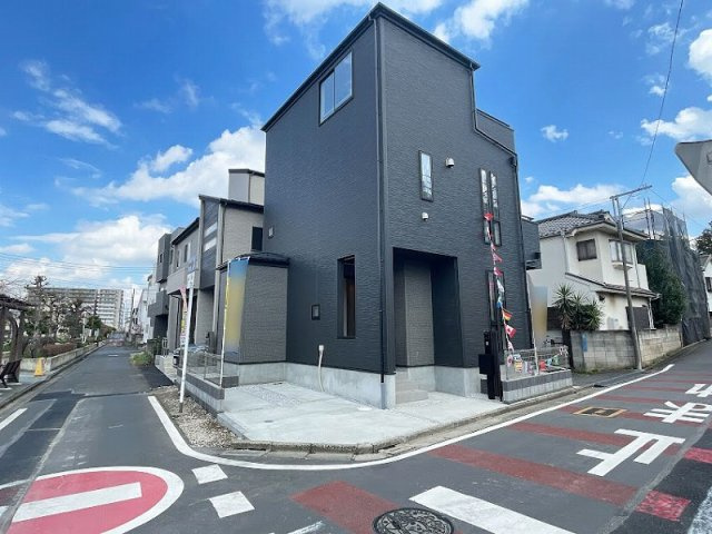 【区画図】 | ふじみ野市駒西1丁目　新築一戸建住宅　全1棟　(ふじみ野店) | 急行停車駅「ふじみ野」駅徒歩11分の好立地！
三方角地につき陽当り良好で開放感がございます。
