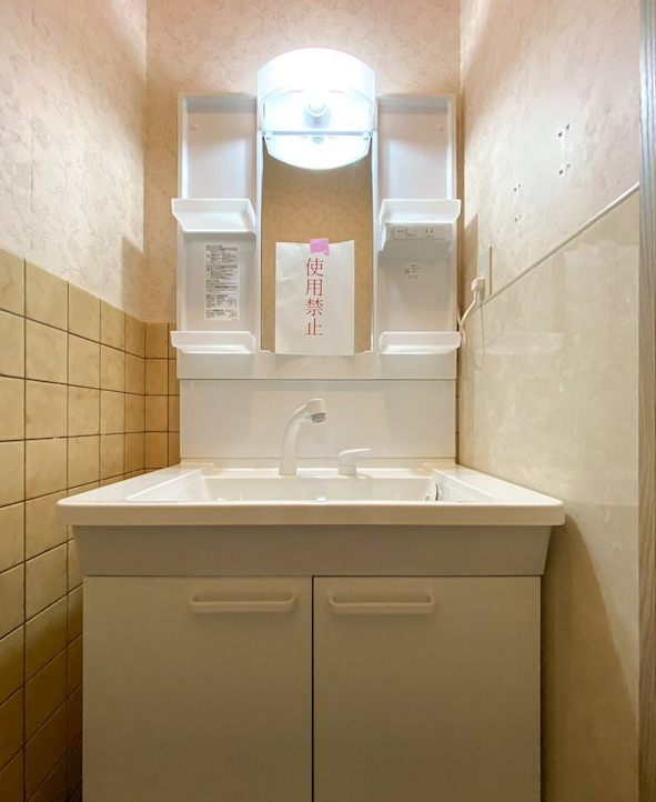 大津市松原町の店舗事務所の洗面所