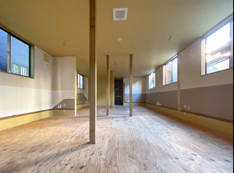 大津市松原町の店舗事務所の内装