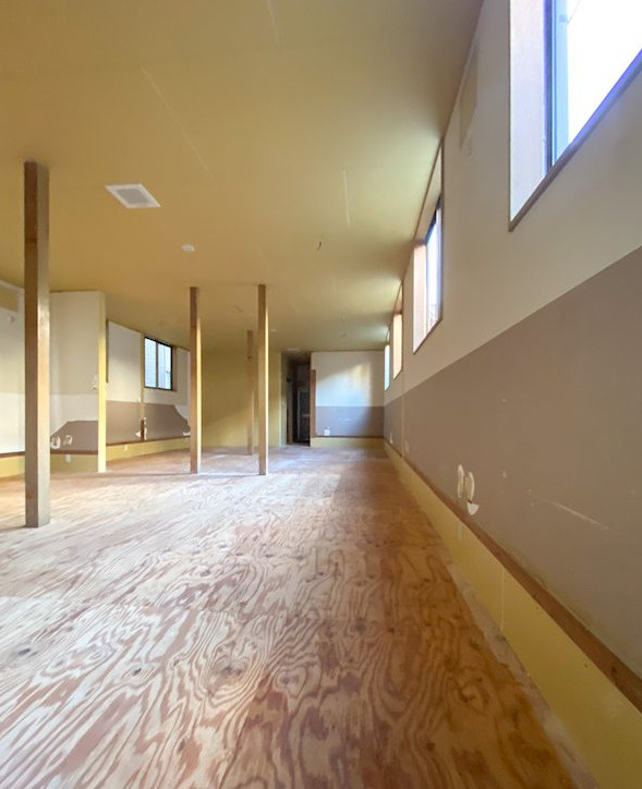 大津市松原町の店舗事務所の内装