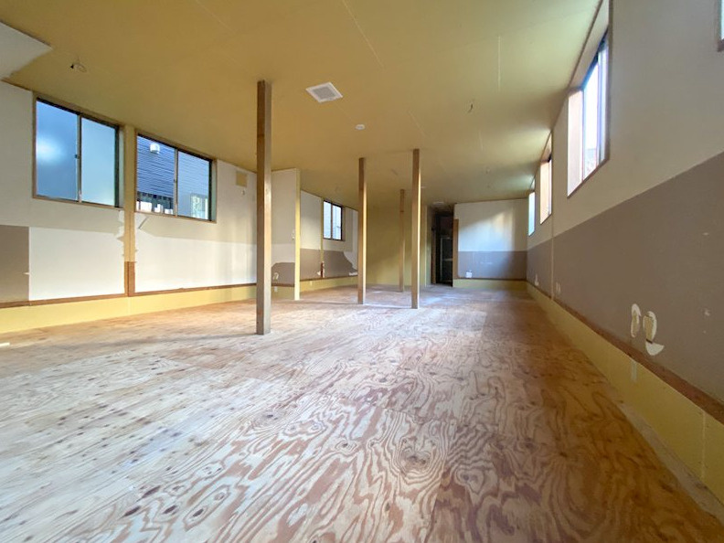 大津市松原町の店舗事務所の内装