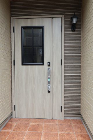 《仲介手数料無料》南区文蔵５丁目8-1新築一戸建てサニータウンの玄関