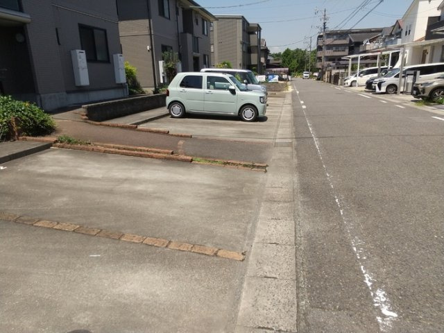 カーサソレイユ　Ａ棟の駐車場
