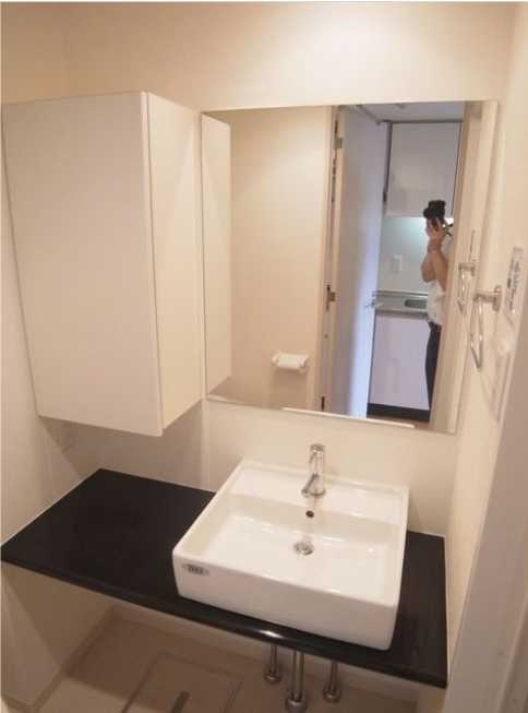 プラウドフラット三軒茶屋　南西角部屋　三軒茶屋エリア　オートロックの洗面所