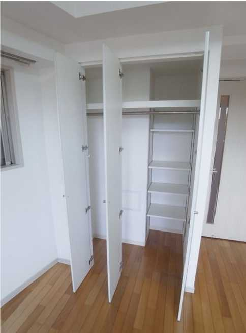 プラウドフラット三軒茶屋　南西角部屋　三軒茶屋エリア　オートロックの収納