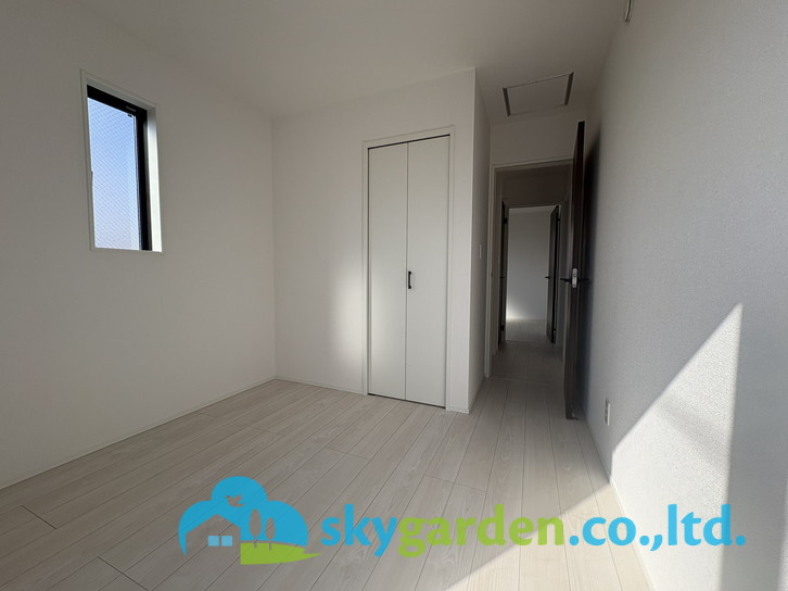 茅ヶ崎市浜之郷7期　新築戸建1棟の洋室|明るい洋室です