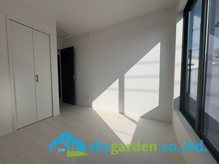 茅ヶ崎市浜之郷7期　新築戸建1棟の寝室|開放的な寝室です