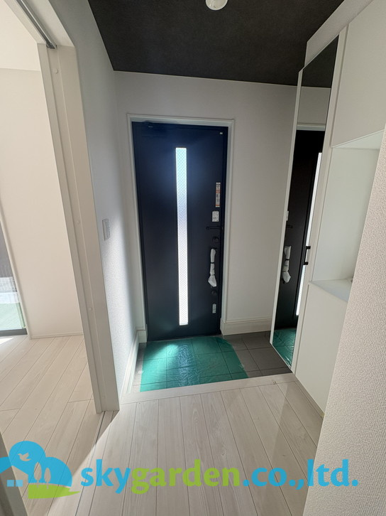 茅ヶ崎市浜之郷7期　新築戸建1棟の玄関|毎日通る玄関はこちらです