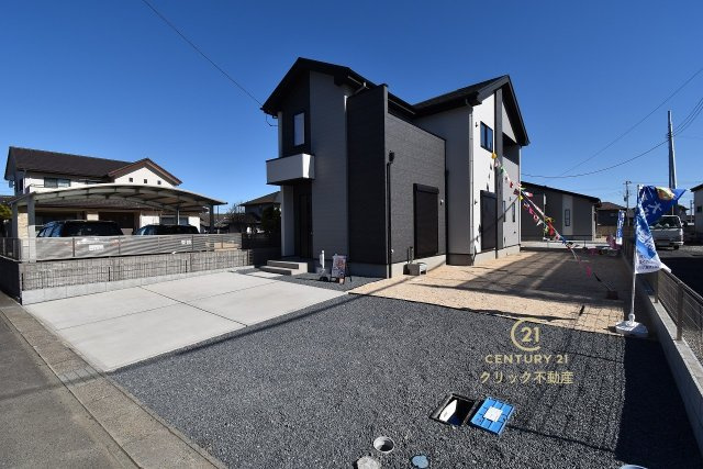 ケイアイフィット　日立市東金沢町　9期 　1の駐車場|並列駐車可能なカースペースを確保。毎日のお車の出し入れがストレスなく行えます！
内覧可能です。ご予約はHPから、またお電話でも、お気軽にどうぞ。