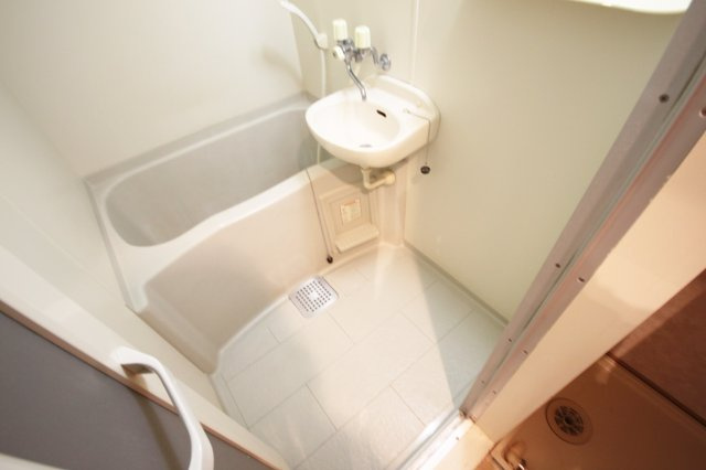 アッシュ宝塚（女性専用マンション）の浴室|落ち着いた空間のお風呂です