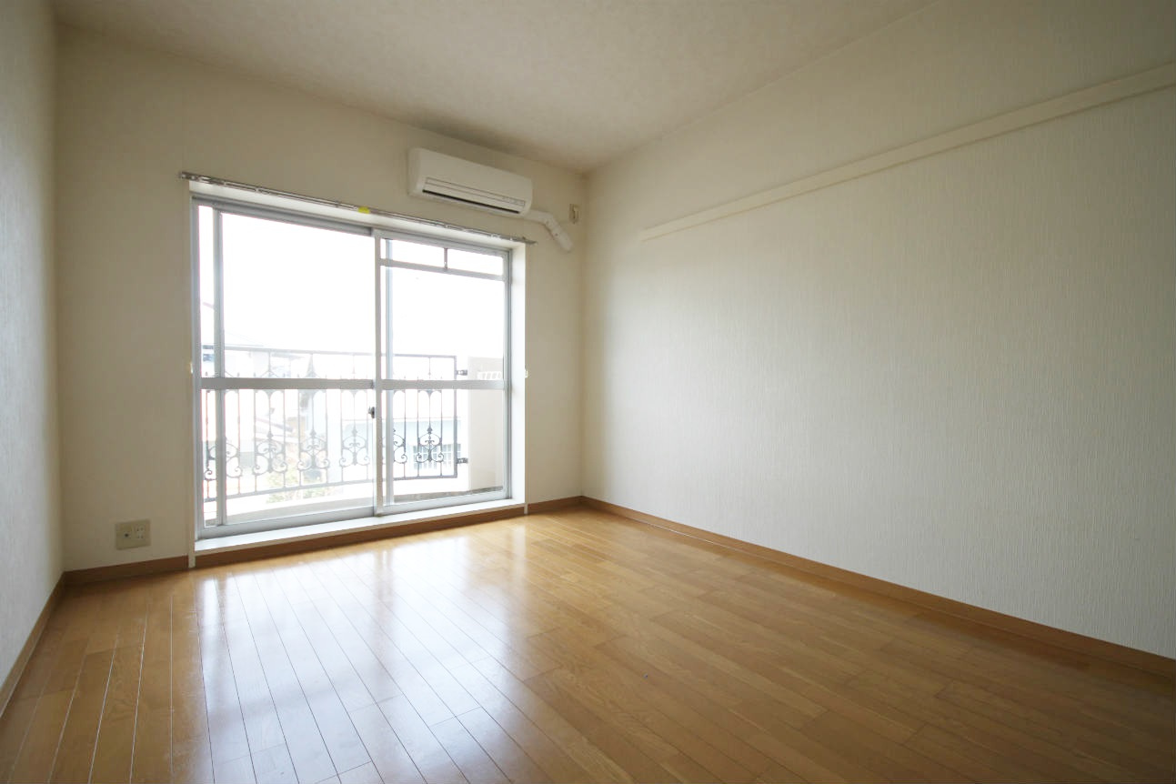 アッシュ宝塚（女性専用マンション）の居間・リビング|※同建物の類似写真となります。おしゃれなリビングです