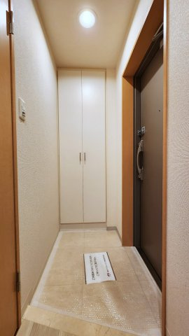 エスティメゾン神田の玄関