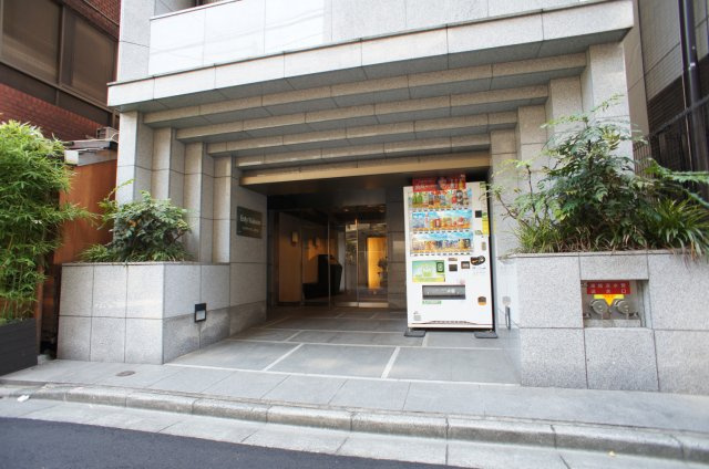エスティメゾン神田のエントランス