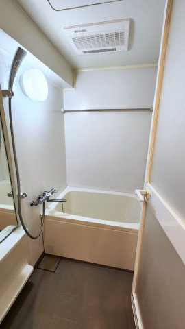 エスティメゾン神田の浴室