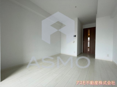 【居間・リビング】 | エスリード心斎橋LUXUE | ※同物件　別間取り　参考写真