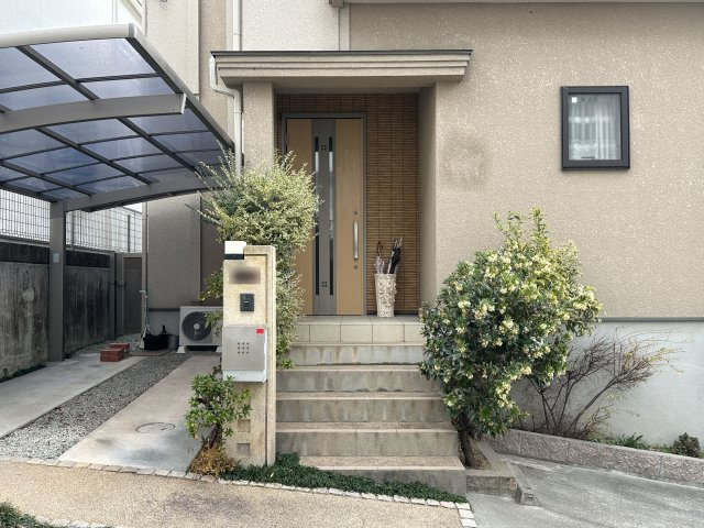 神戸市西区伊川谷町有瀬戸建の玄関