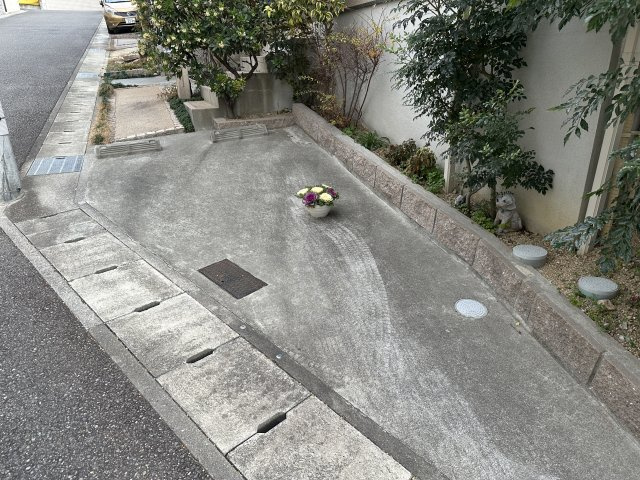 神戸市西区伊川谷町有瀬戸建の駐車場