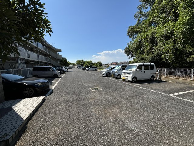 【駐車場】