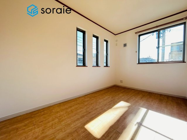 川越市仙波町四丁目　中古戸建の洋室|2/13　撮影