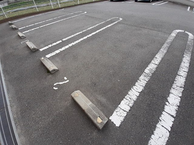 【駐車場】 | メルベイユテリトワールパルフェ | 駐車場があるので、車を買う予定の方も安心です