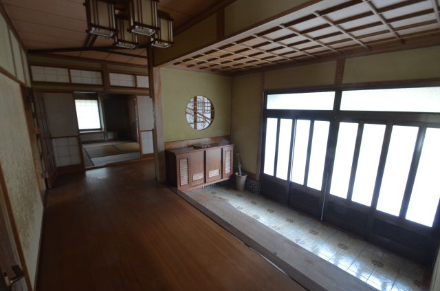 中古住宅（門司区黒川西）の玄関|広い玄関です