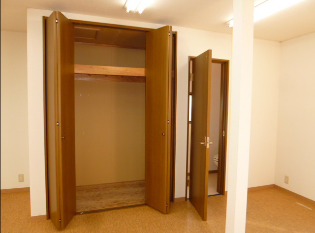 草津市東矢倉２丁目の店舗事務所の収納