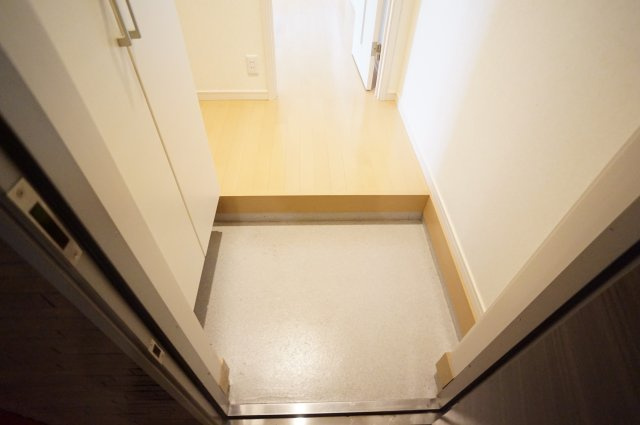 A,LUXS／エーリュクスの玄関