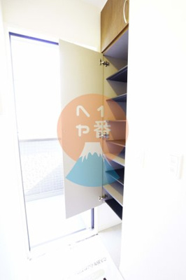 【玄関】 | オーガスト螢 | シューズボックス付きです。　※参考写真です。