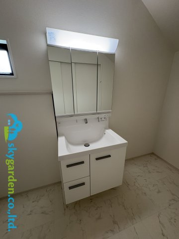 茅ヶ崎市高田3期　新築戸建　全４棟２号棟の独立洗面台|使いやすい独立洗面台です
