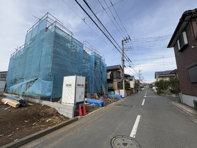 茅ヶ崎市高田3期　新築戸建　全４棟２号棟の前面道路含む現地写真|2026年2月27日撮影（建築中）
