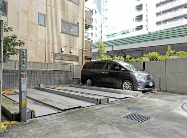 パークフラッツ中目黒　ペット相談　目黒川沿い　トランクルームの駐車場