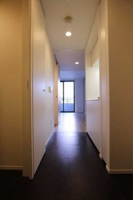 パークフラッツ中目黒　ペット相談　目黒川沿い　トランクルームの玄関