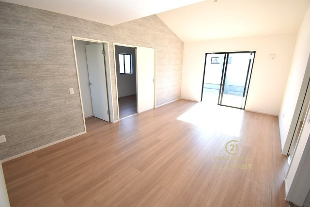 ケイアイフィット　日立市東金沢町　9期 　2の居間・リビング|アクセントクロスが効果的！洗練されたLDKです。ここから始まる「日常」がご家族にとってかけがえのない時間となりますように。