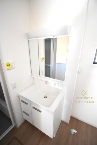 ケイアイフィット　日立市東金沢町　9期 　2の独立洗面台|洗面台は洗練されたシンプルなデザインでお手入れも楽です。